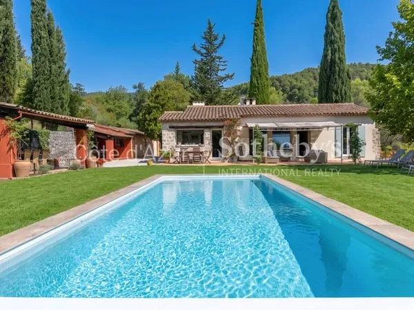 Villa provençale de 200 m² avec piscine chauffée et maison d'amis