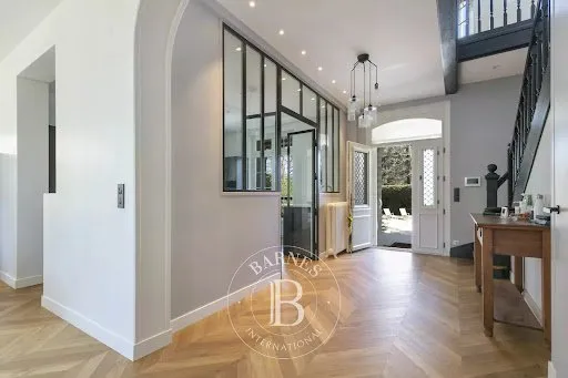 Maison 8 pièces 260 m²
