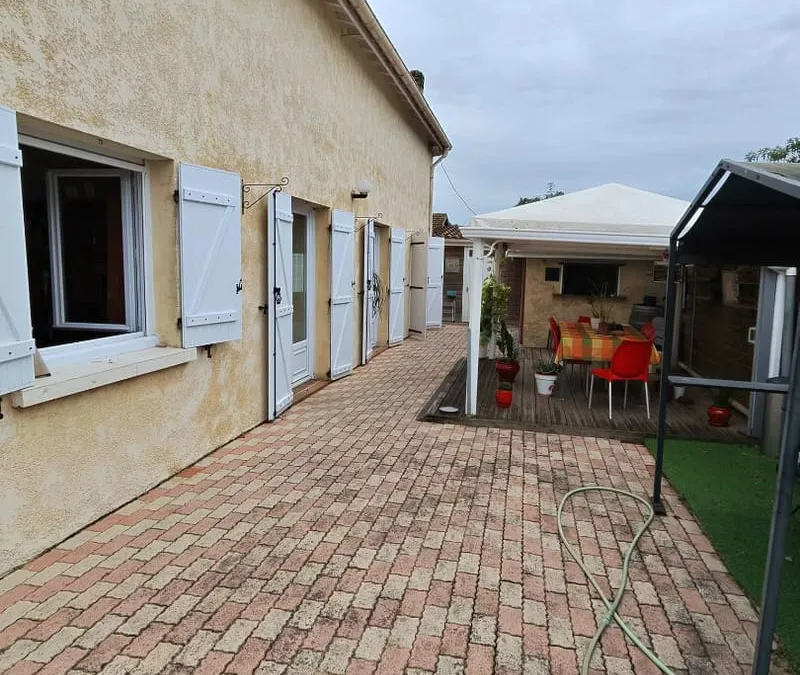 Photo 1
