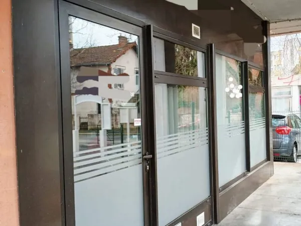 Local Aurillac 42 m2 accès PMR avec parking libre