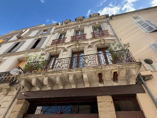 Maison 300 m² + 3 studios - Centre-ville - 400 000