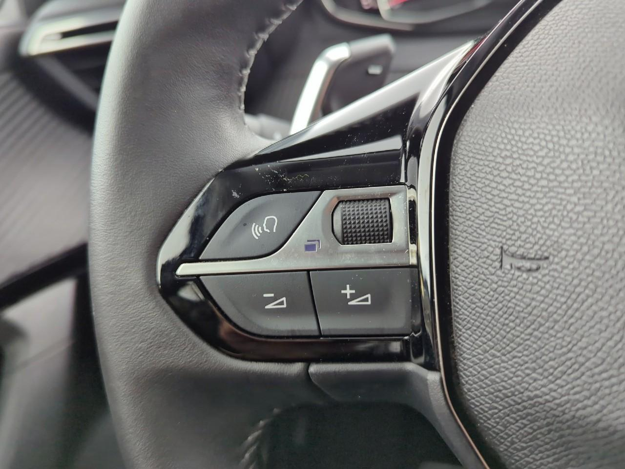 Peugeot 2008 puretech 130 s&s eat8 style — photo 20