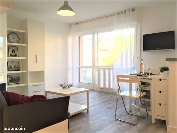 Plein centre, agréable appartement en excellent état