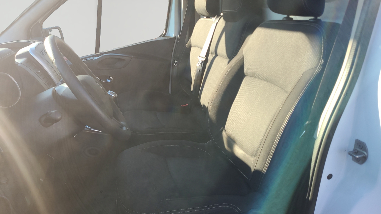 Renault TRAFIC FGN L1H1 1200 KG DCI 120 — photo 11