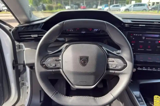 Peugeot 308 sw puretech 130ch s&amp;s bvm6 — photo 16