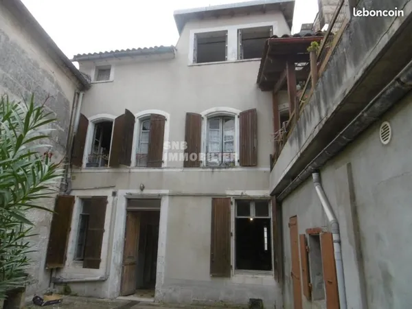 Maison 9 pièces 285 m²