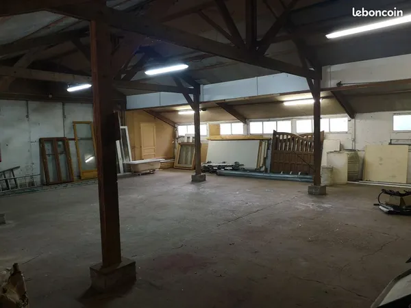 Local atelier/Entrepôt à proximité RN12 et A13