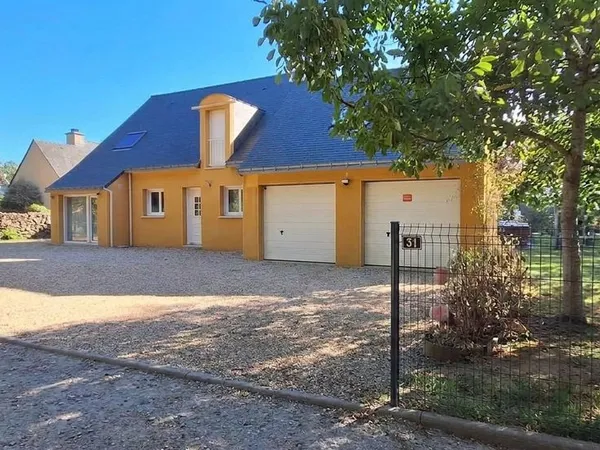 Maison récente 2010 - 4 ch. + bureau - Grand terrain 1000m² - Malestroit