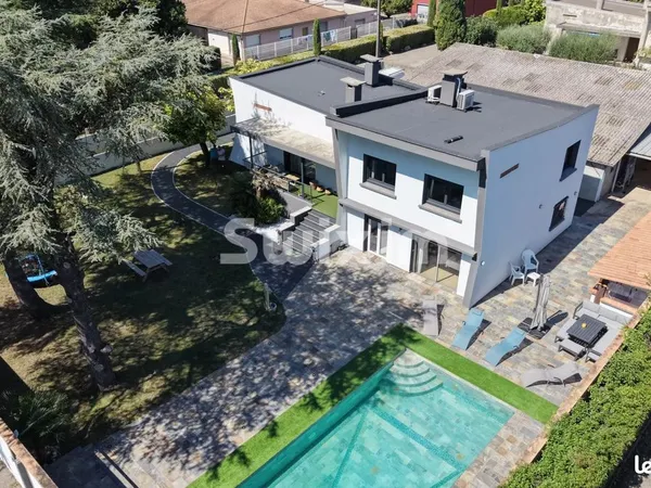Villa 7 pièces 160 m²