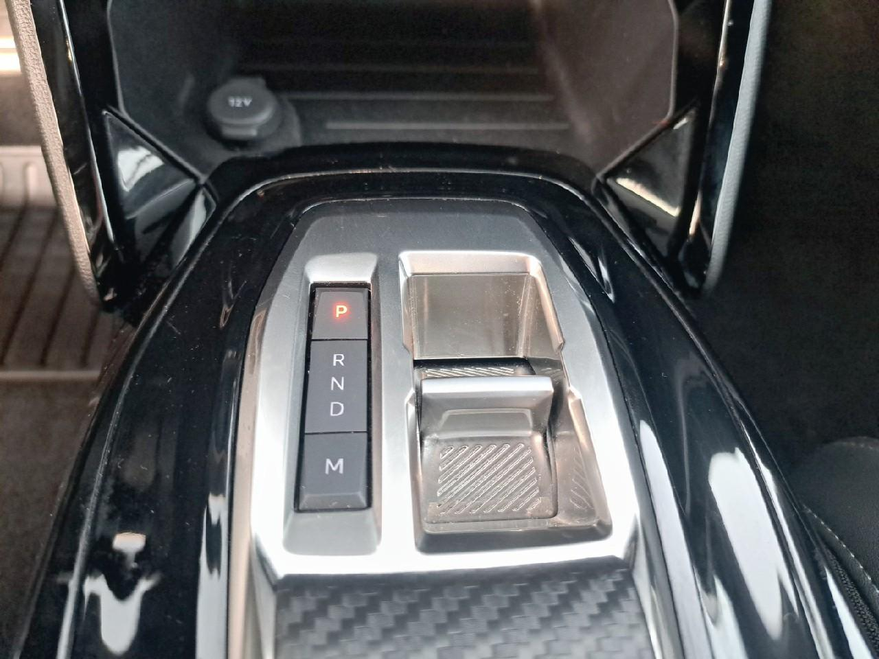 Peugeot 2008 puretech 130 s&s eat8 gt — photo 14
