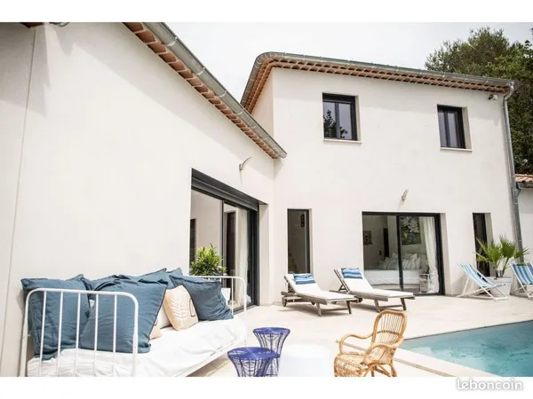 Maison contemporaine 4 pièces - 136 m² - Fonctionnelle et spacieuse