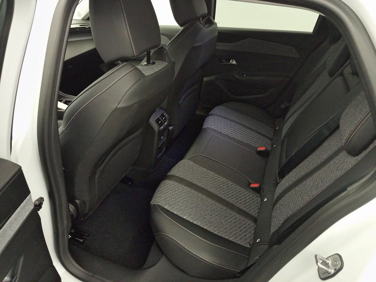 Peugeot 308 sw hybrid 145 e-dcs6 allure — photo 13