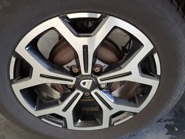 Dacia Duster tce 125 4x4 — photo 13