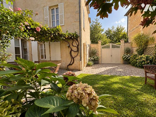 Maison 6 pièces 248 m²