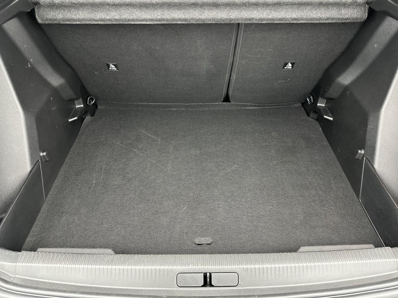 Peugeot 2008 hybrid 145 e-dcs6 style — photo 6