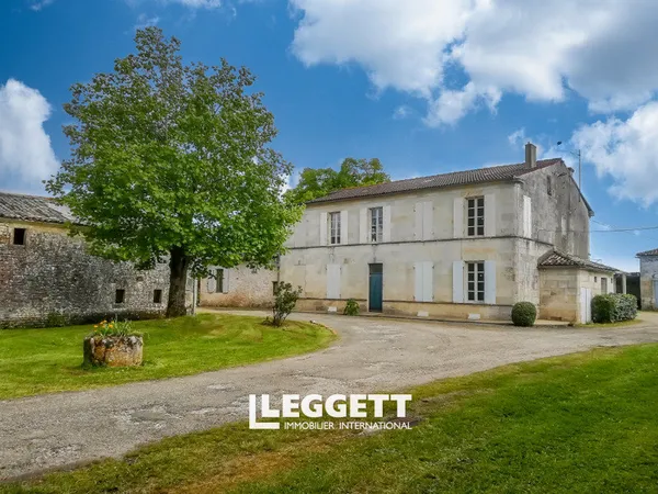 Maison 17 pièce(s), BOIS