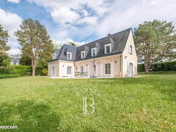 Maison 7 pièces 215 m²