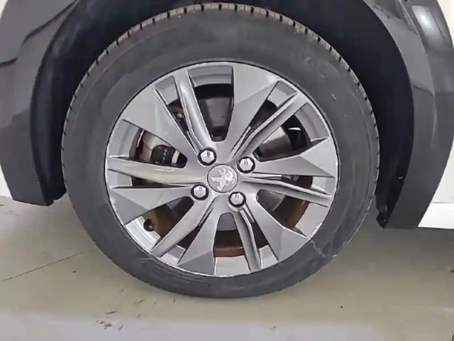 Peugeot 208 electrique 50 kwh 136 — photo 13
