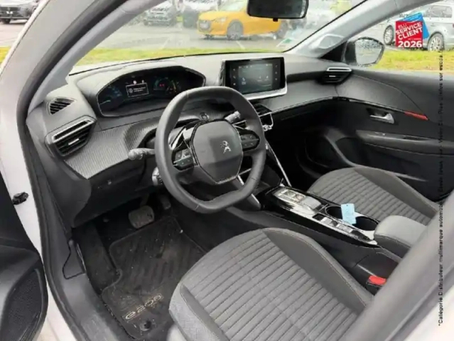 Peugeot 208 e- 136ch like — photo 15
