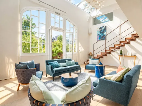 Paris 16e - Auteuil, Hameau Boileau, Atelier d'artiste avec terrasse