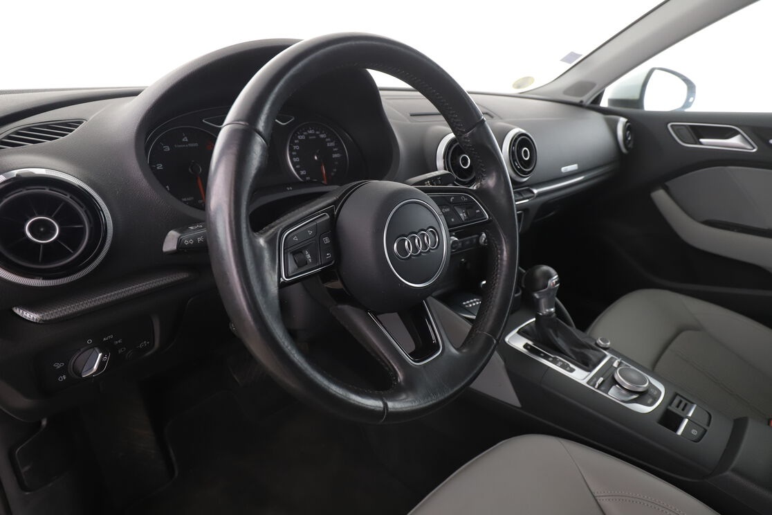 Audi A3 Sportback 2.0 TDI Design S Tronic 6 — photo 10