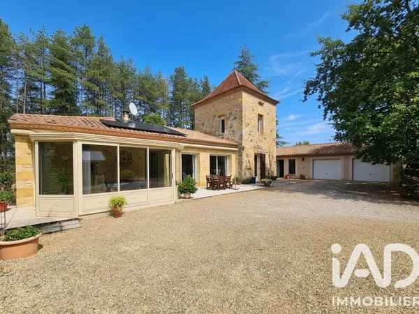 Maison 6 pièces 213 m²