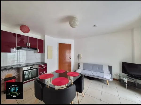 Appartement T2 avec cour privative 39 m2, proche université