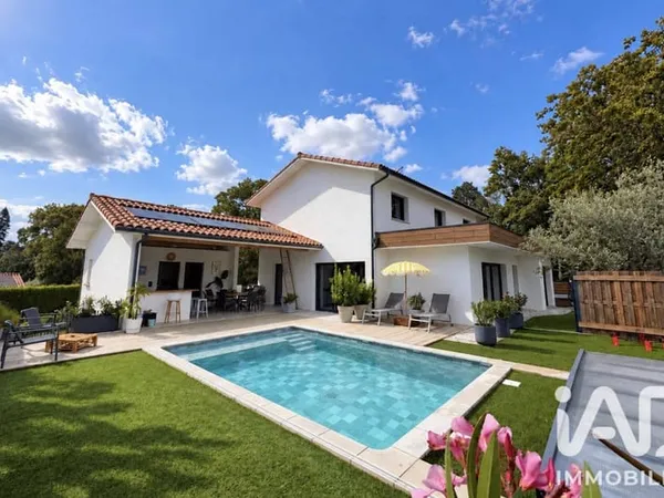 Maison 6 pièces 198 m²
