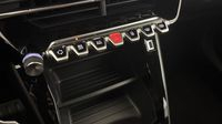 Peugeot 2008 1.2 PureTech 130ch S&S Style EAT8 — photo 27