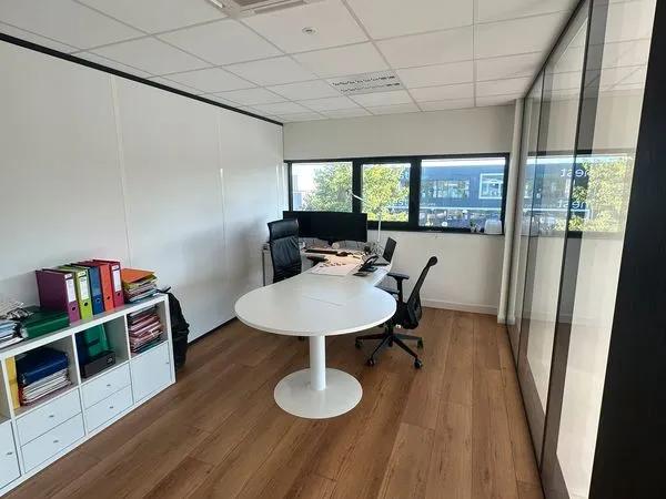 Bureaux meublés à louer - 4 bureaux + salle de réunion