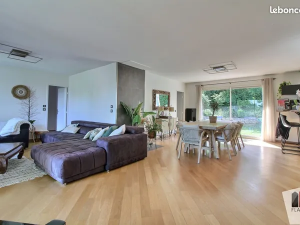Maison 6 pièces 151 m²