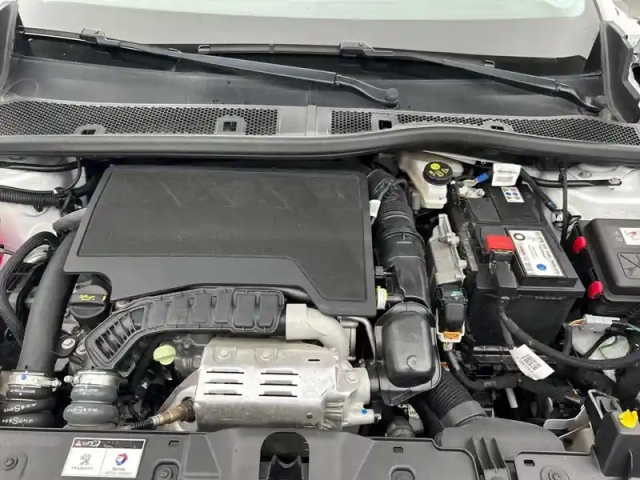 Peugeot 2008 puretech 130 s&amp;s eat8 — photo 28