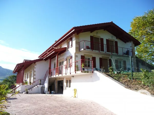 Maison 10 pièces 352 m²