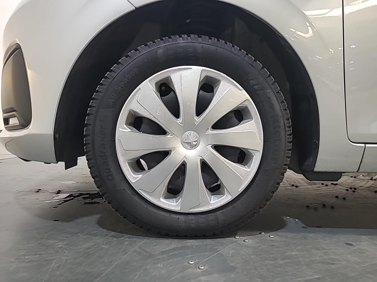 Peugeot 108 vti 72ch bvm5 access — photo 16