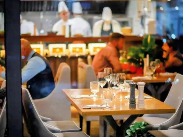 Vends restaurant et cave - 180m²