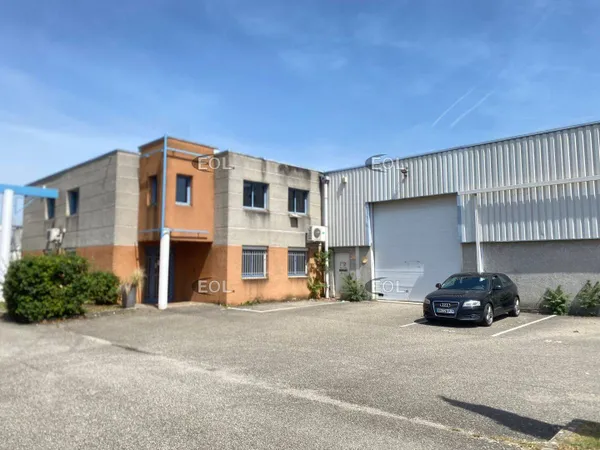 Local d'activité 798 m²