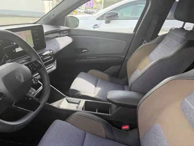 Renault 5 renault  e-tech electrique 10 ch autonomie confort — photo 5