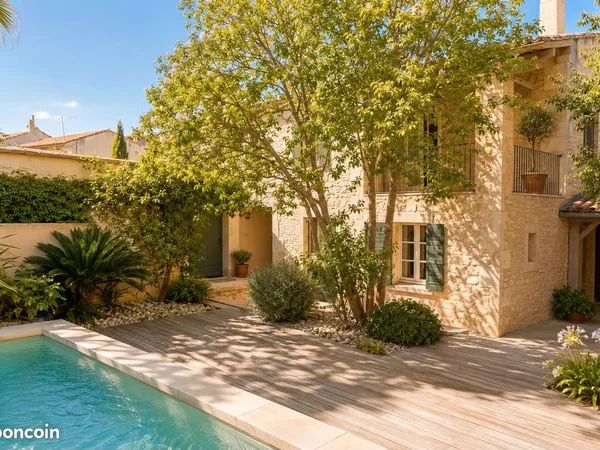 Maison 12 pièces 485 m²