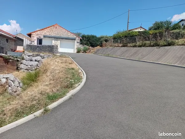 Maison en pierre indépendante avec terrasse et extérieur privatif - Monistrol-sur-Loire