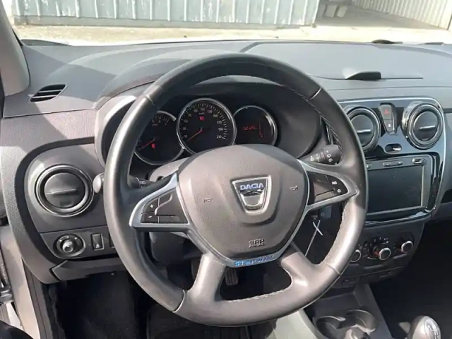 Dacia Lodgy blue dci 115 7 places — photo 15