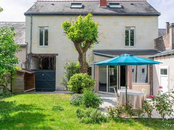 Maison 8 pièces 230 m²
