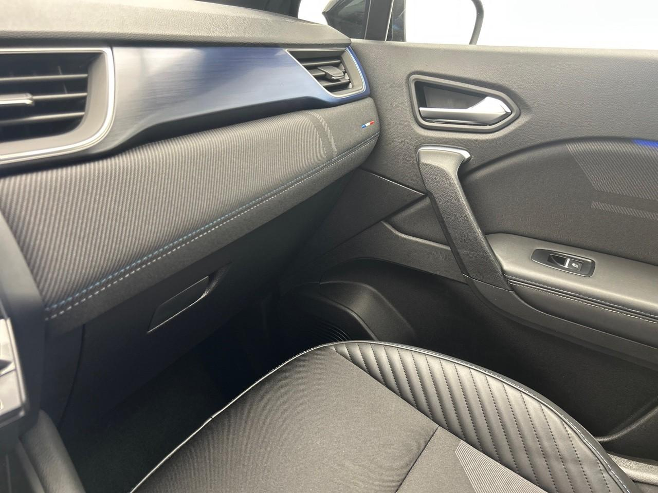 Renault Captur e-tech full hybrid 145 ch esprit alpine — photo 30