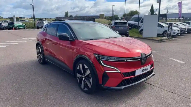 Renault Megane e-tech ev40 130ch standard charge — photo 25