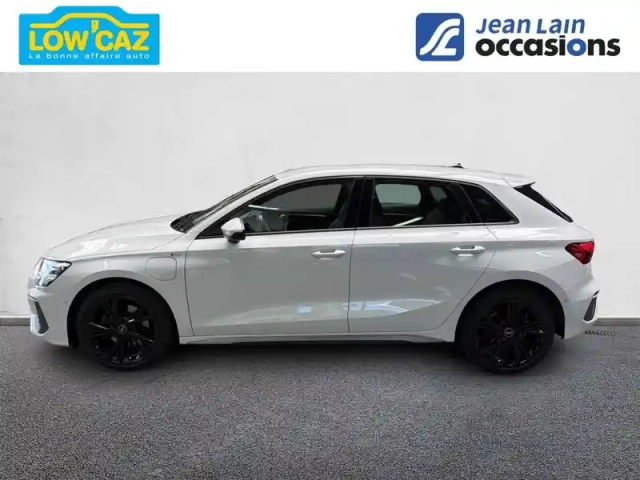Audi A3 sportback 40 tfsie 204 s tronic 6 — photo 8