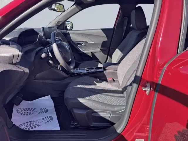 Peugeot 2008 hybrid 145 e-dcs6 — photo 11