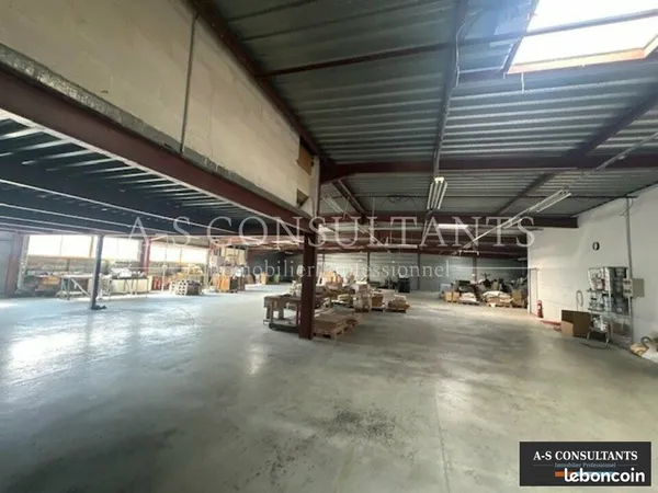 ENTREPOT - LOGISTIQUE 650 m² SAINT-ALBAN-LEYSSE