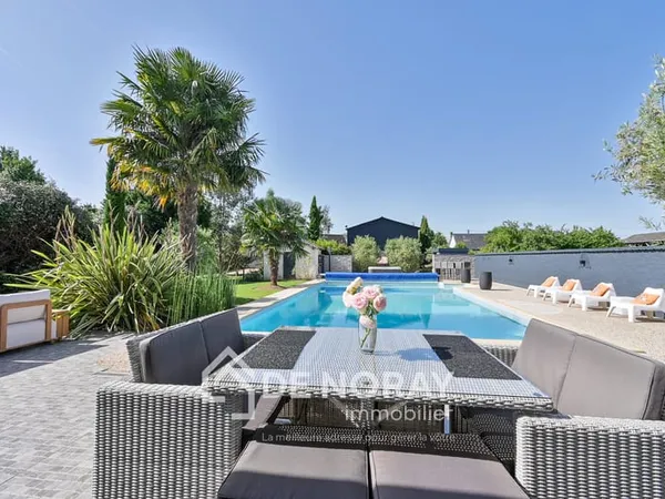 Maison à vendre Joué-lès-Tours 6 chambres 173m2 piscine