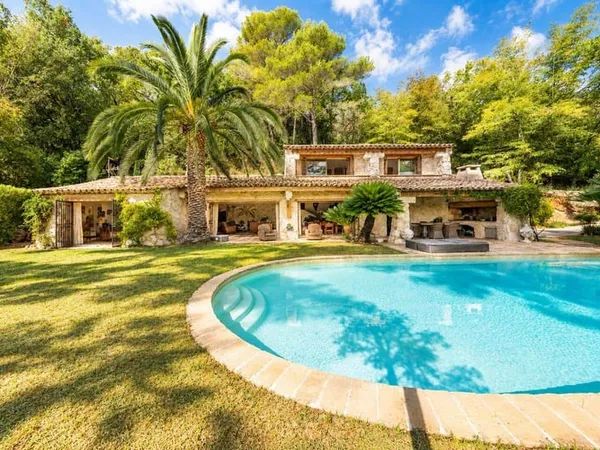 Villa 6 pièces 207 m²