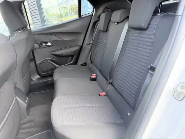 Peugeot 2008 electrique 136 ch — photo 10