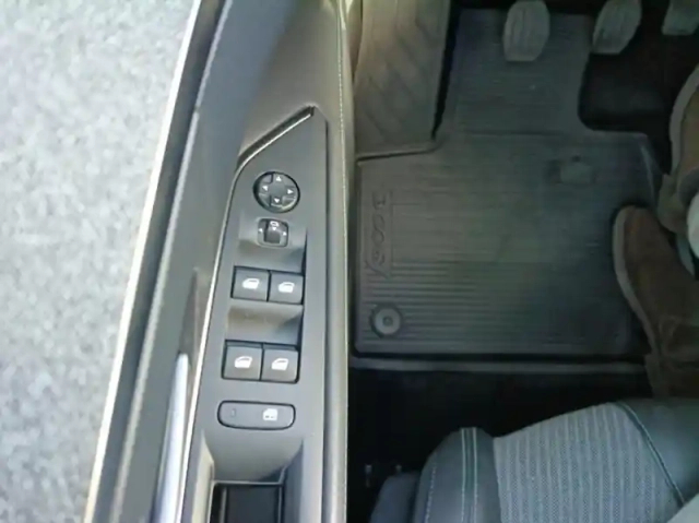 Peugeot 3008 1.5 bluehdi 130ch s&amp;s allure — photo 6